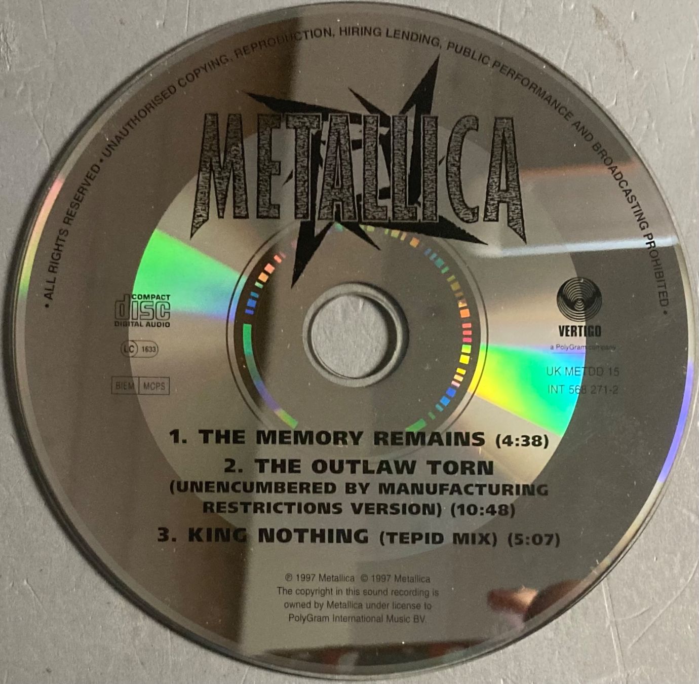 CDs: METALLICA - THE MEMORY REMAINS – D'occasion à Poliez-Pittet par Newtown-Records 1