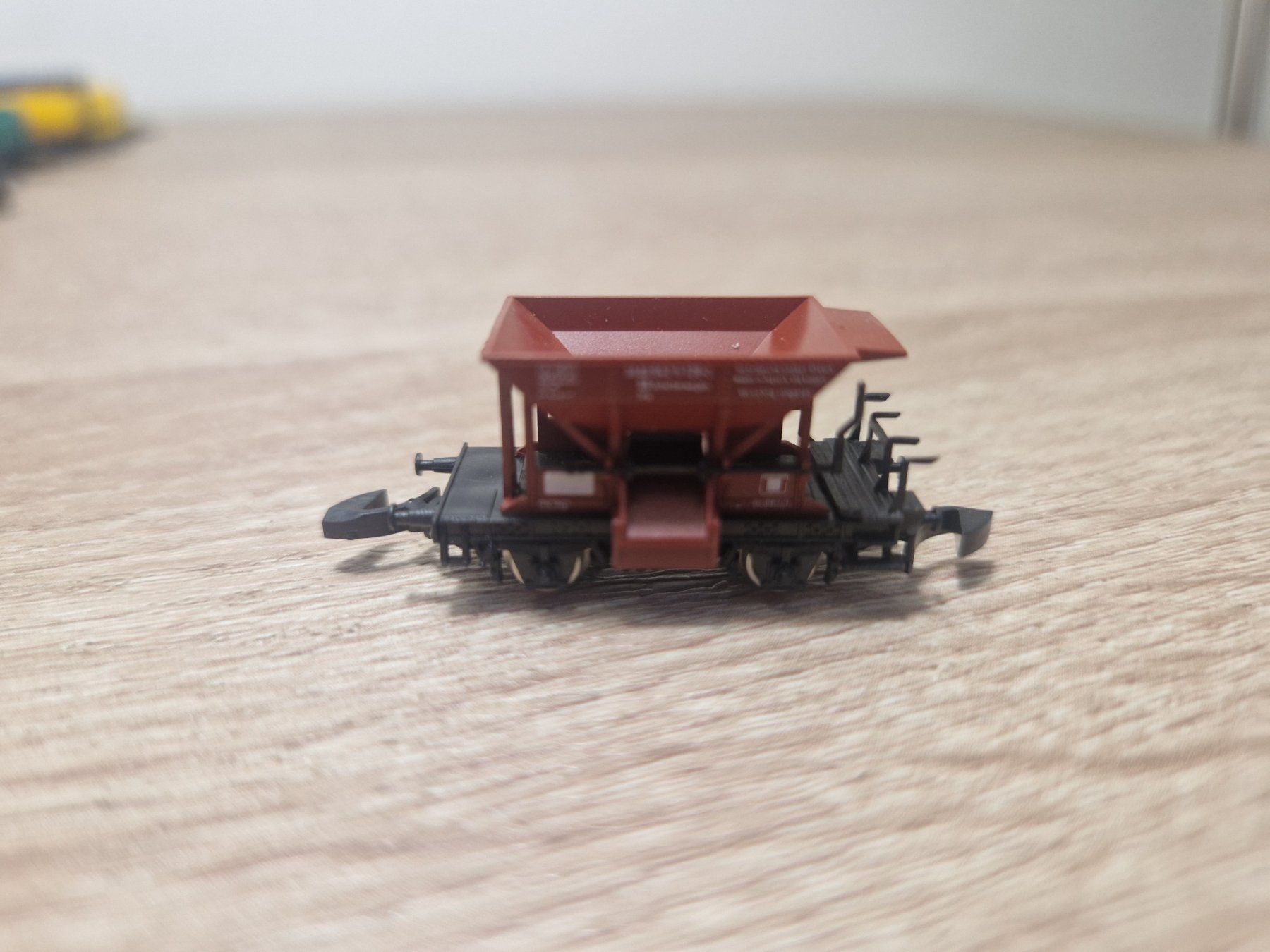 Märklin Modelleisenbahnen: Märklin Z Schotterwagen DB – Gebraucht aus St-Aubin-Sauges von tantome 1