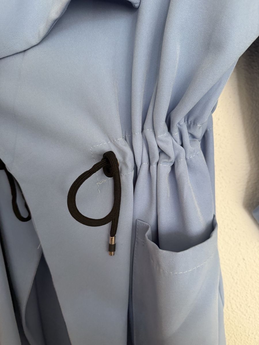 Manteaux: Wunderschöne Damen Übergangsjacken in Beige & Hellblau – D'occasion à Hägglingen par Raff_Ella 5