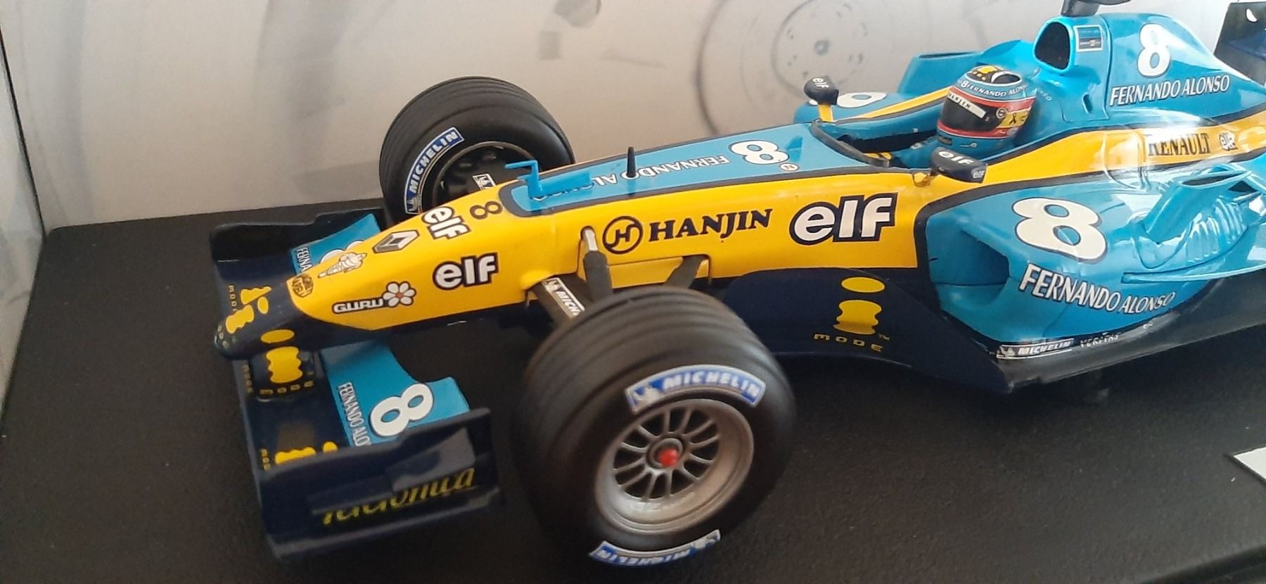 Hot Wheels Racing 1/18 – Renault R25 De Fernando Alonso (2004) – Occasion