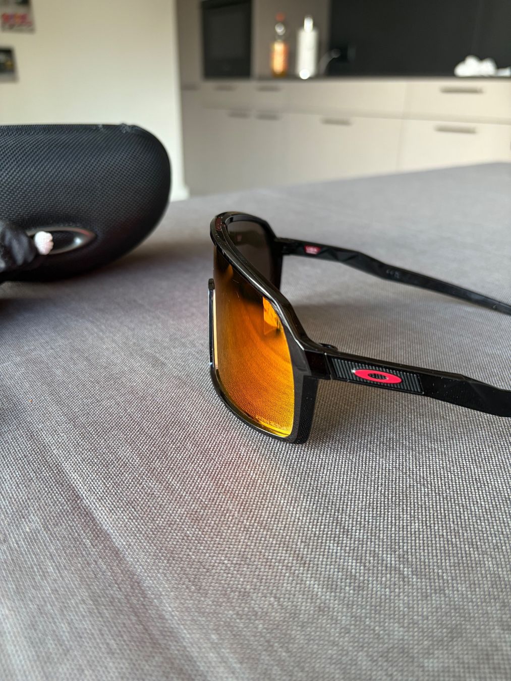 Oakley Occhiali & Lenti: Oakley Sutro S – Usato da Besenbüren venduto da tshirt 2