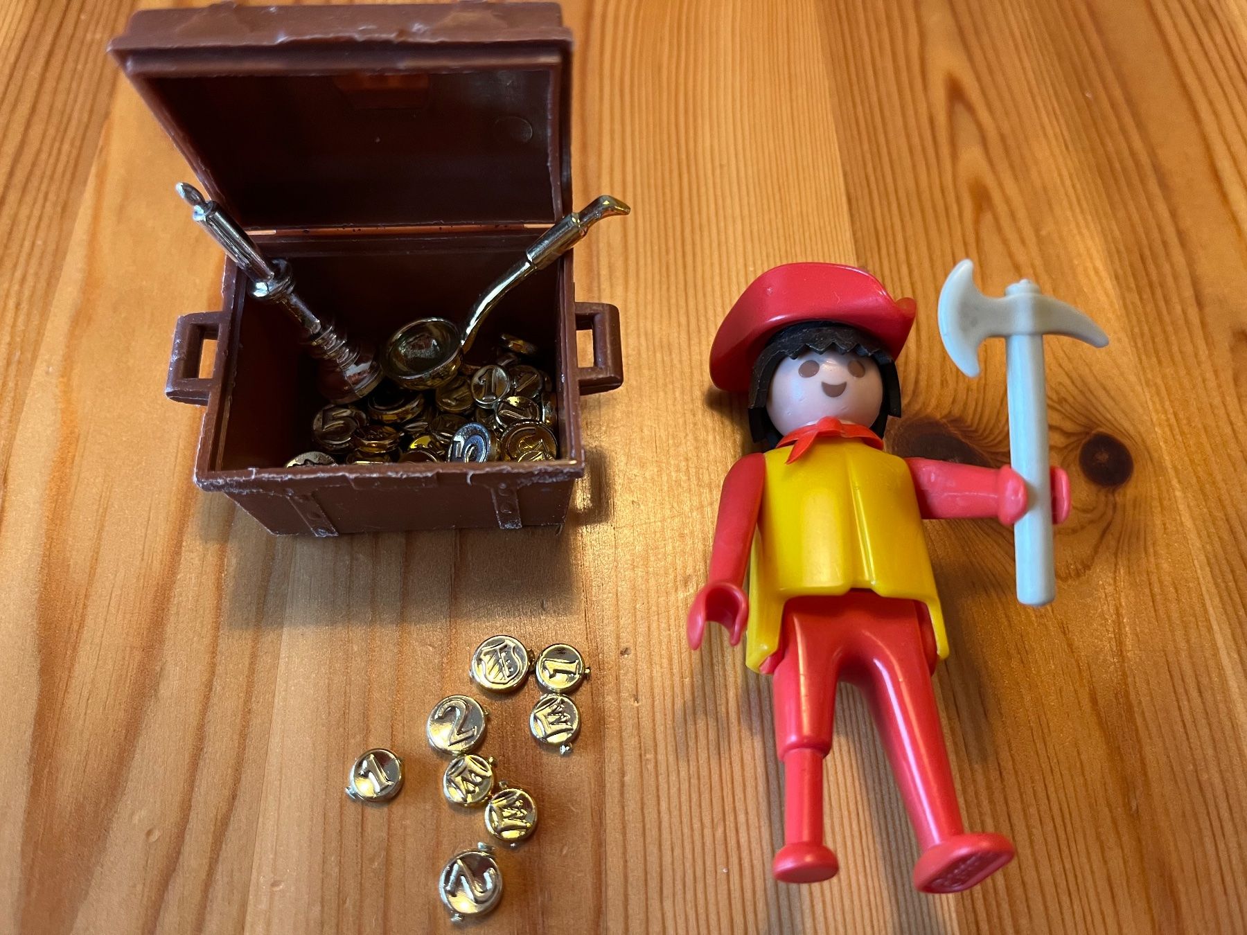 Playmobil Spielzeuge: Playmobil Pirat mit Schatztruhe – Gebraucht aus Zürich von Gurkis 1