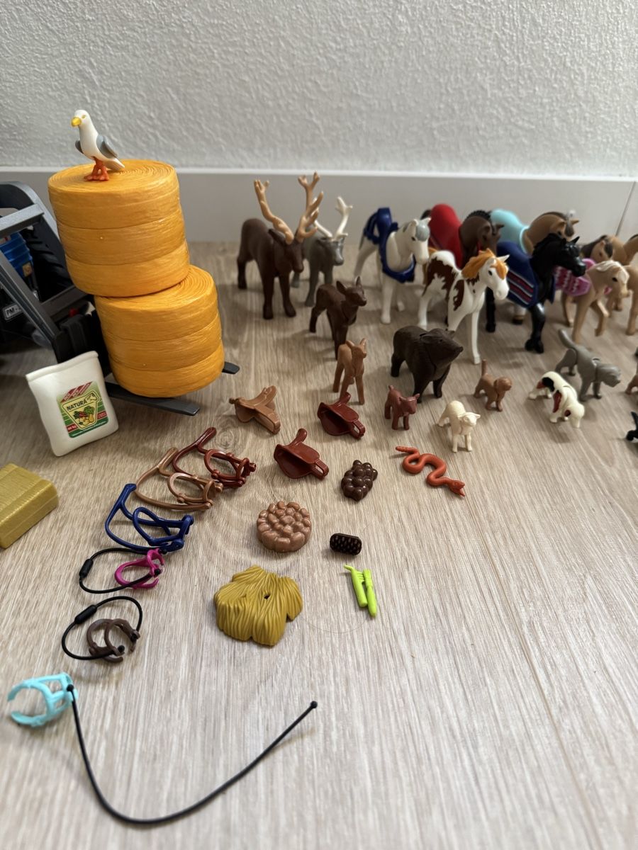 Playmobil Giocattoli: Playmobil Bauernhof Set mit Traktor und Tieren – Usato da Fehraltorf venduto da portas6 4