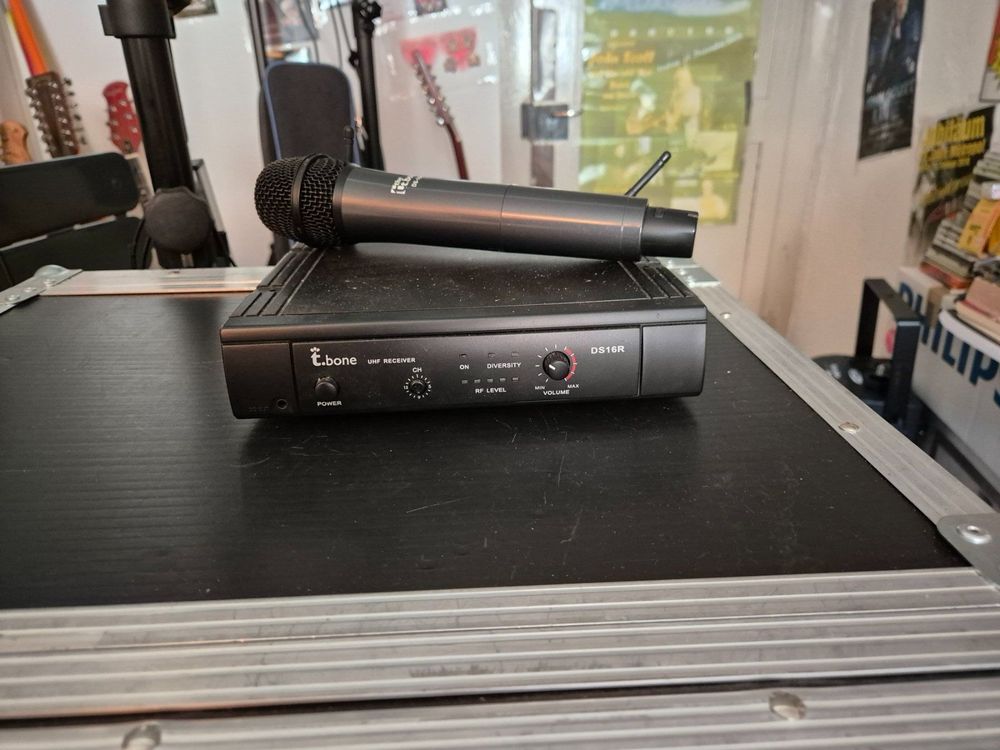 Microphones: Mikrofon 16 Kanal UHF- Wireless-System – D'occasion à neuhausen par chamcor 1