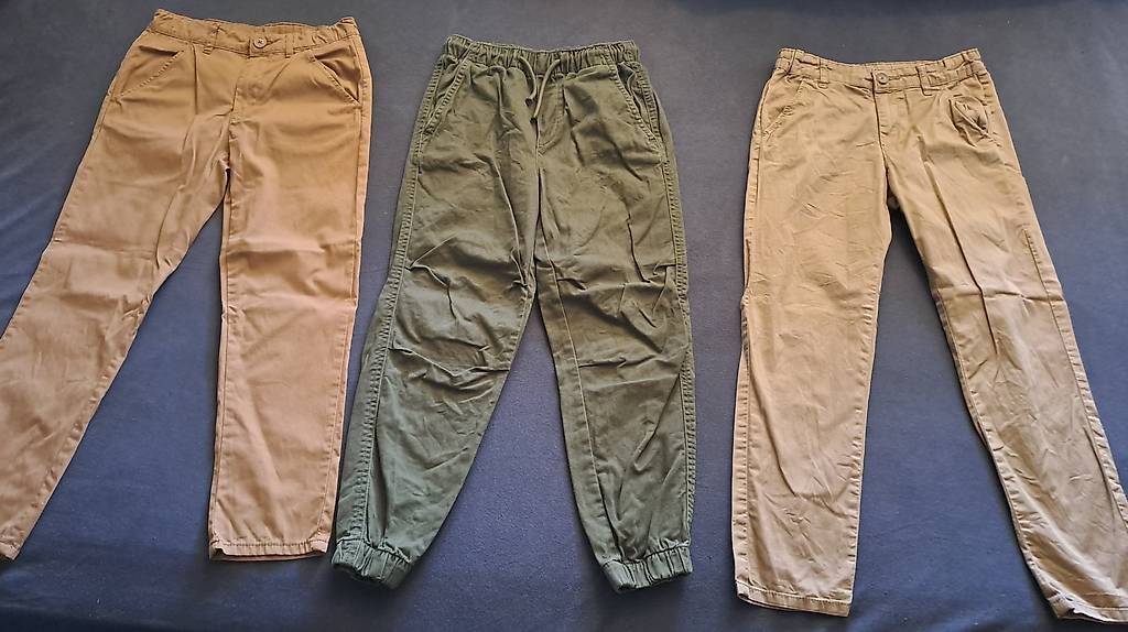 H&M Pantalons: H&M Hosen Gr.128 – D'occasion à Oberrieden par Raja011