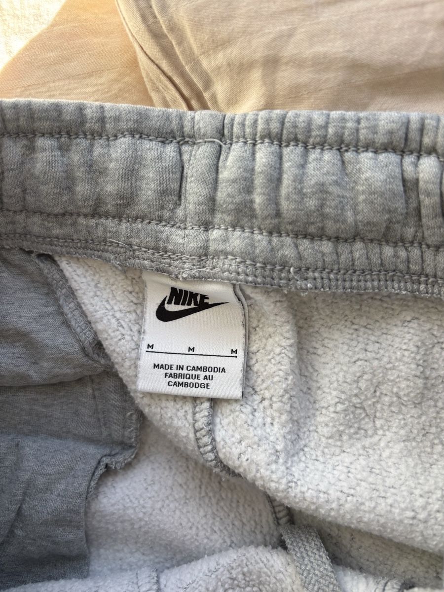 Nike Pantalons: Nike Trainerkurzhosen – D'occasion à Wädenswil par Gagegia 2
