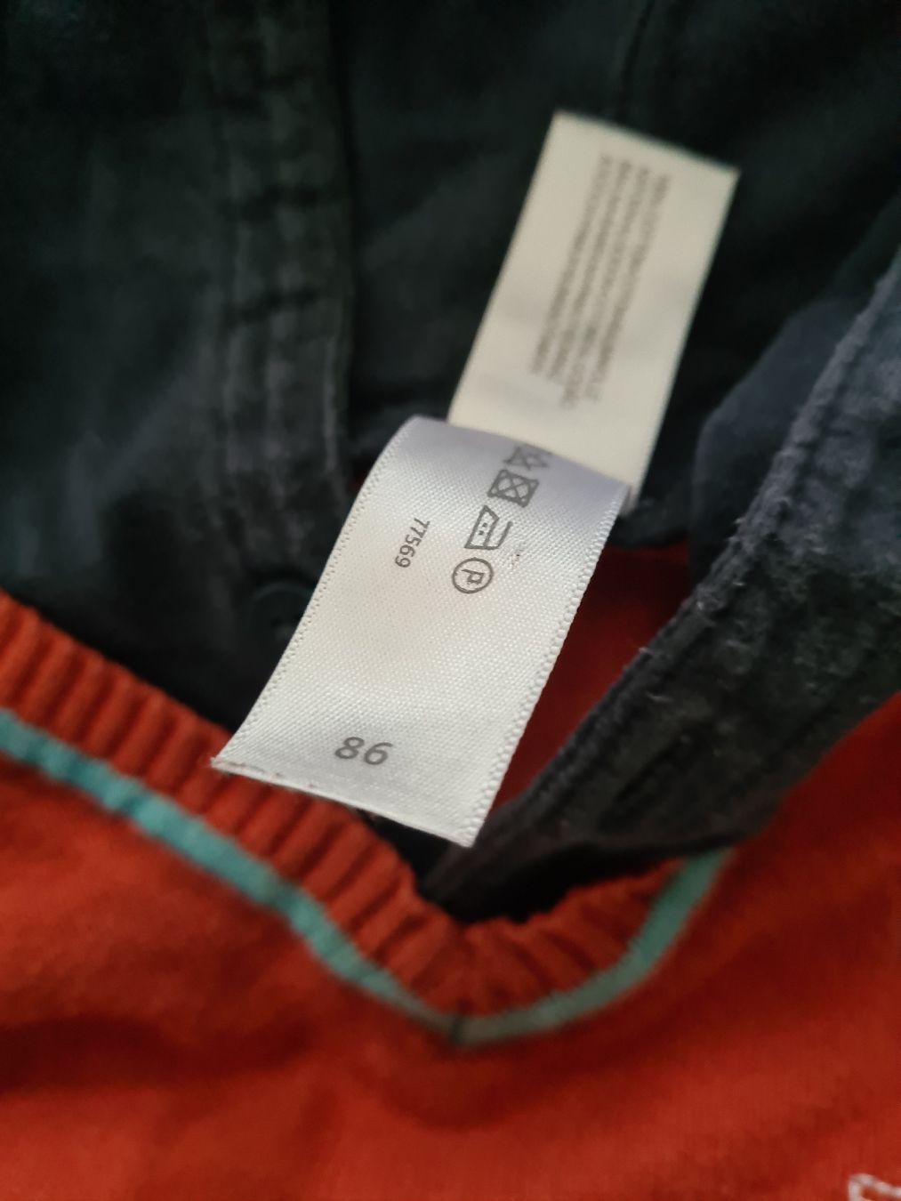C&A Pullover & Sweatshirts: Disney Pullover mit Kapuze Grösse 86 – Gebraucht aus Kriens von Mirii91 1