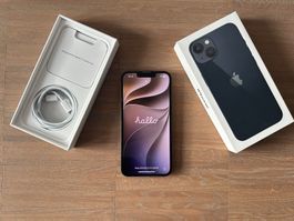 Apple iPhone 13 schwarz mit Hülle gebraucht guter Zustand