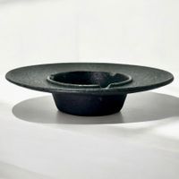 Cendrier en fonte noire japonaise de la fonderie Nanbu Tekki