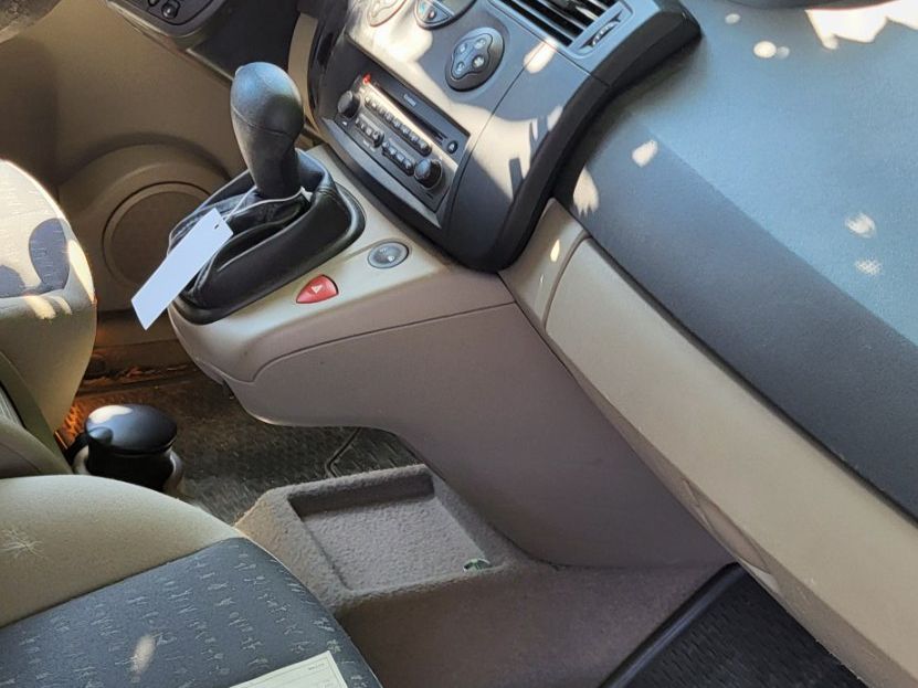 Renault Autos: Renault Megane Scenic 2 – Gebraucht aus Seftigen von Daniel-Neuhaus 1
