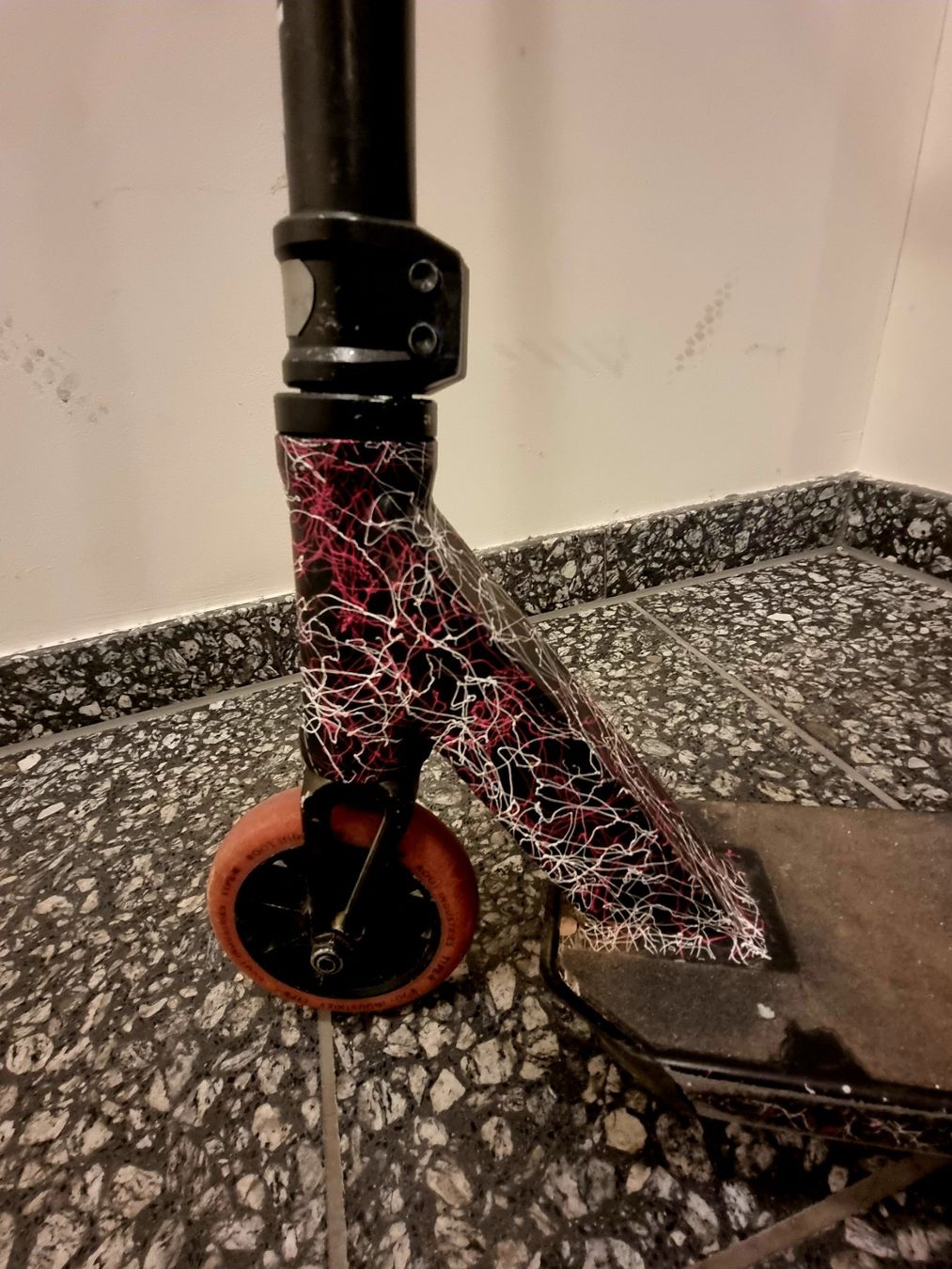 Kickboard: Cooler Stunt Scooter - Type R Mini - Trotti – Usato da Wettingen venduto da C4r0line 1