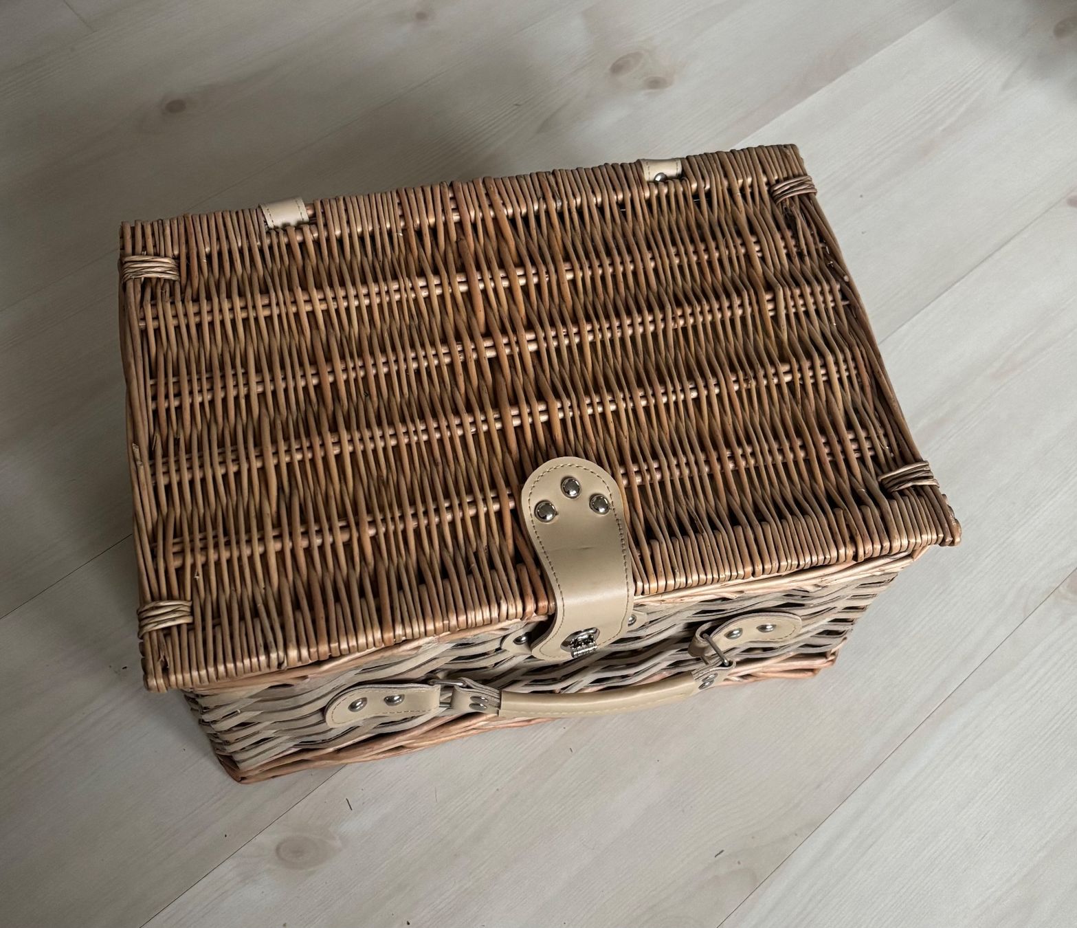 Altro per la casa: Picknickkorb Weidenkorb Korb Picknick NEUwertig – Usato da Bonstetten venduto da Misterjan 1