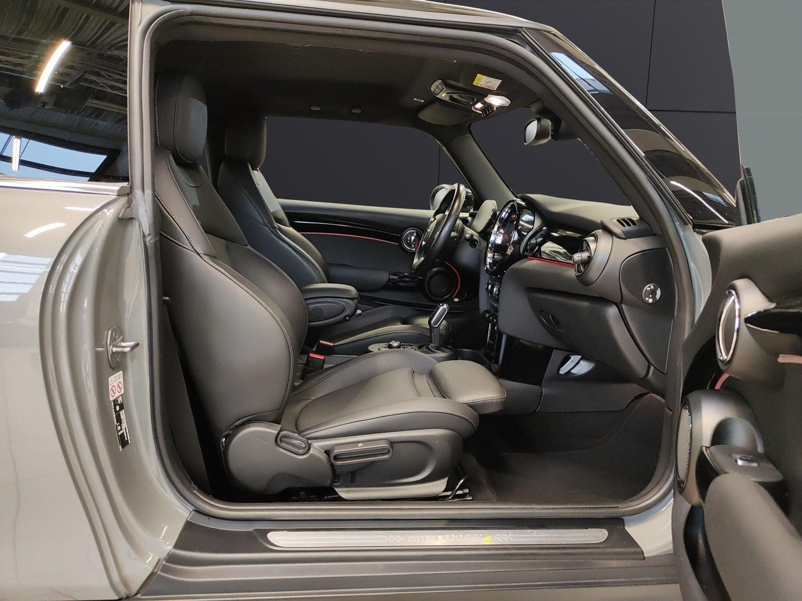Mini Automobili: Mini Cooper SE in toller Farbkombination – Usato da Suhr venduto da Msess 6