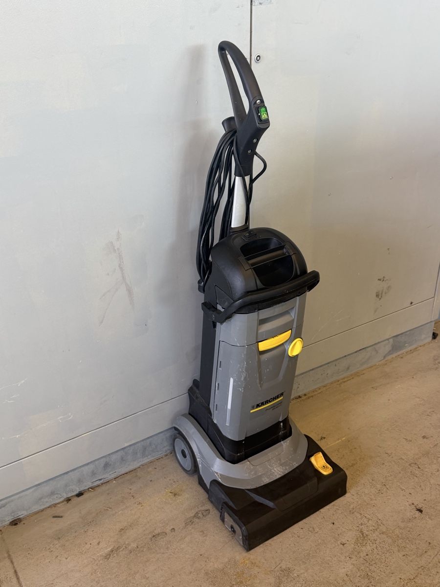 Kärcher Alle Maschinen: KARCHER® Professional BR 30/4 C – Gebraucht aus Zullwil von Autocentersalii 1