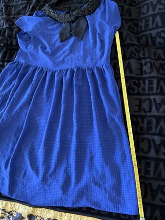 Hübsches Sommerkleid mit Kragen, Grösse S