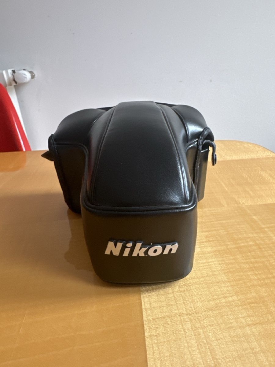 Nikon Fotocamera: Nikon Lederhülle CF-28 Japan  – Usato da Zürich venduto da Misus.Flohmi