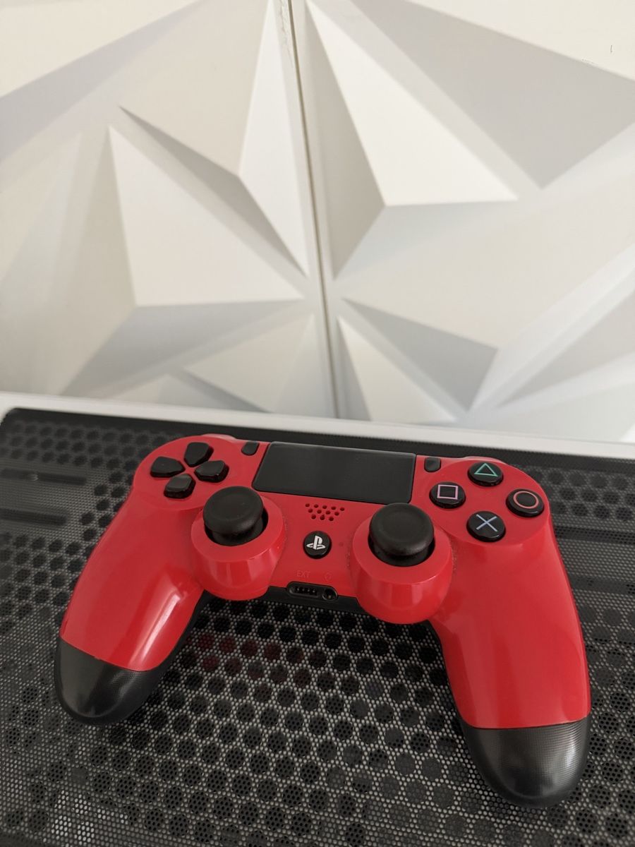 Controller: Dualshock 4 Controller Rot guter Zustand – Gebraucht aus Winterthur von leo_6lhb
