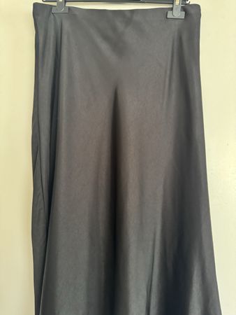 Jupe satin noire Amisu, taille 42