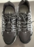 Sneakers Grösse 39. 1x in der Reha getragen alles muss weg
