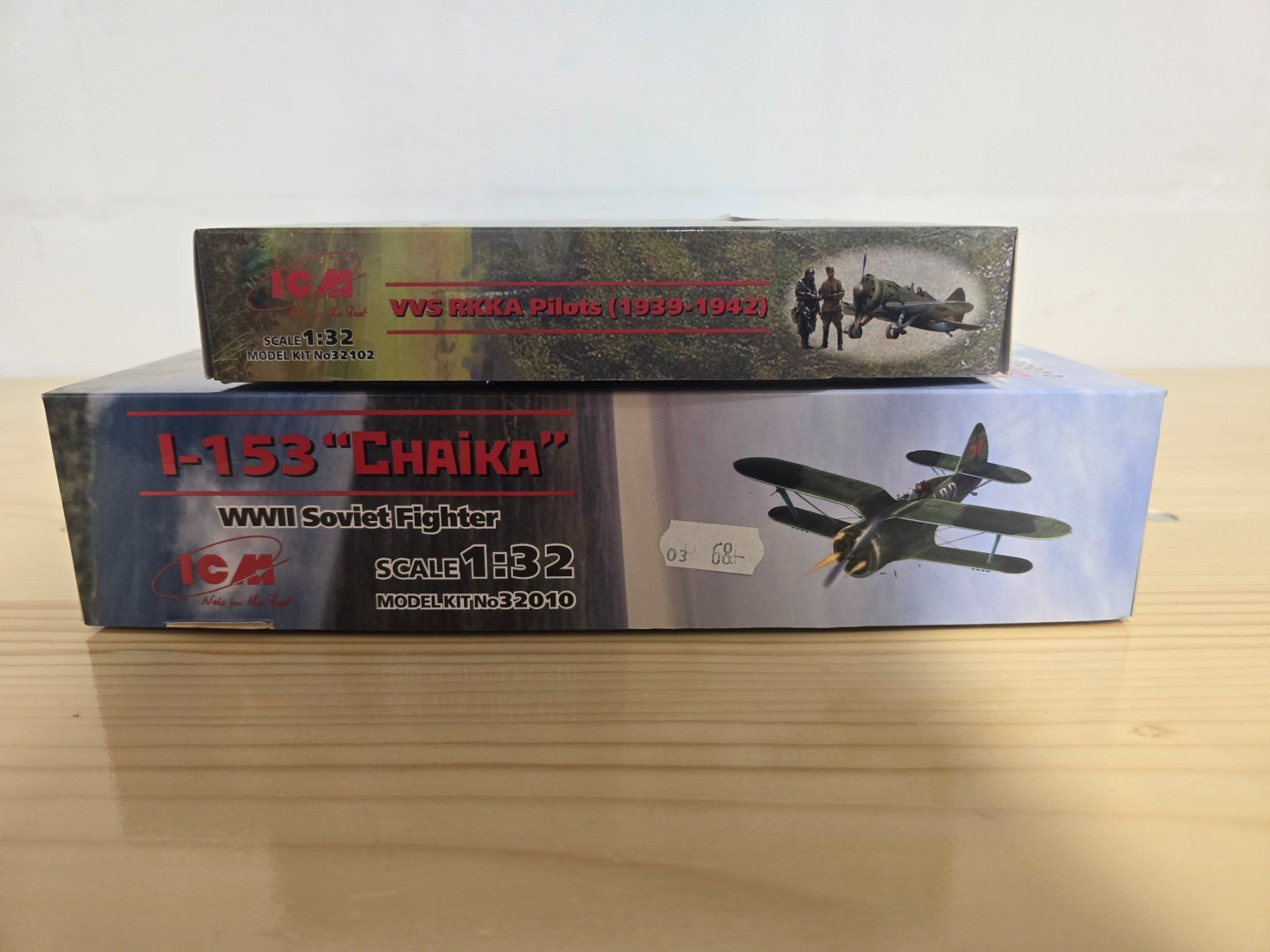 Kit di modellismo & Modellini statici: Bausatz, Chaika und Piloten, 1:32, ICM – Nuovo (secondo la descrizione) da Bachenbülach venduto da Obi-meow-kenobi 1