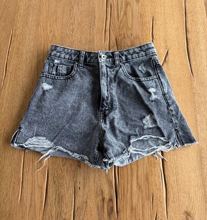 Coole ZARA Shorts EUR 34 / USA 2  /  MEX 24     Damen Shorts
