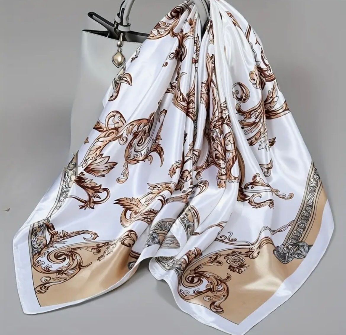 Foulard & Sciarpe: Damenschal im Vintage Look – Nuovo e nell'imballaggio originale da Kloten venduto da des_xv52 1