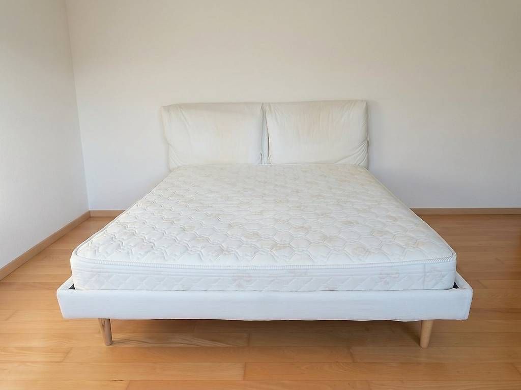 Materassi: Matelas DORELAN + lit double – Usato da Pully venduto da chi_p2rq