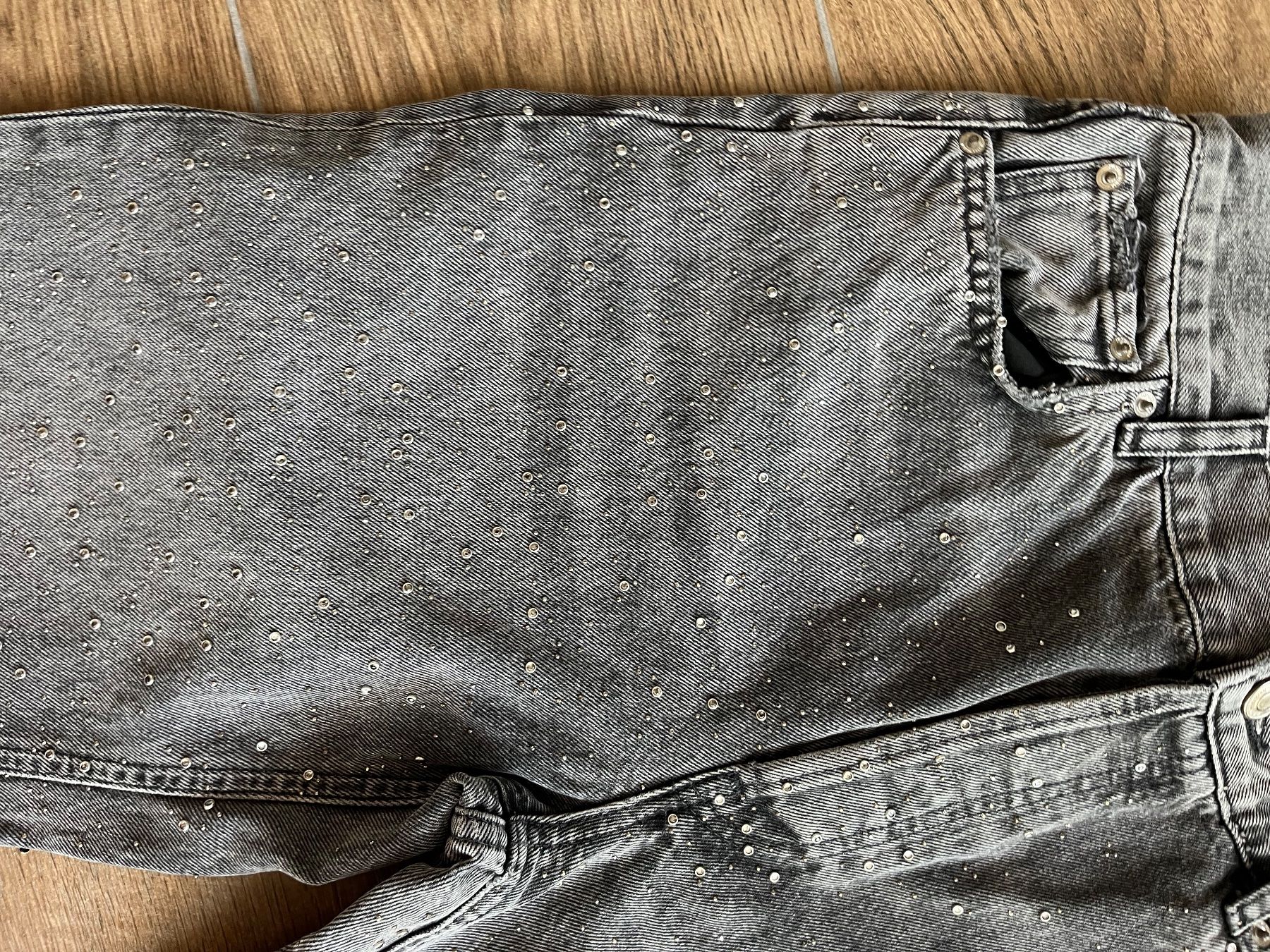 Zara Jeans: Jeans noir avec strass, ZARA, taille 36 – D'occasion à Hauterive NE par Lipal 4