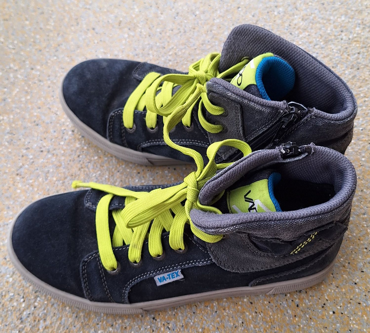 Scarpe per ragazzi: Schuhe (halbhoch) – Usato da Konolfingen venduto da rose999 1