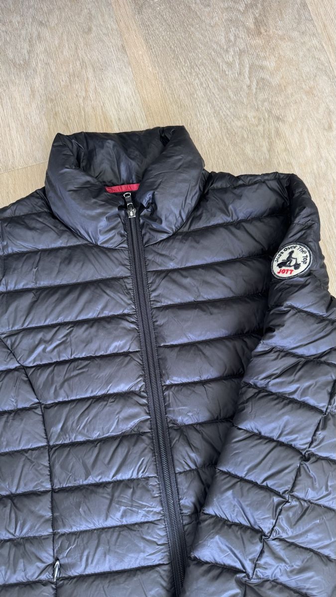 Jott Giacche: Doudoune JOTT Cha, noire, Taille S, comme neuve – Nuovo (secondo la descrizione) da Colombier NE venduto da kajo04 1