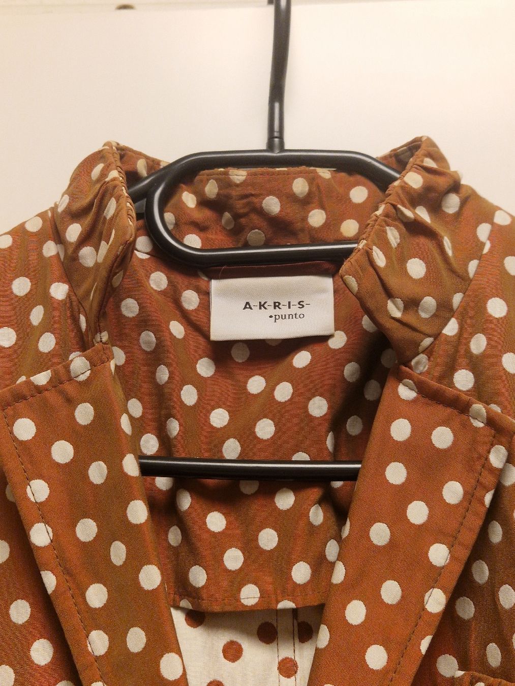 Akris Jacken: Akris Punto Blazer Punkte Braun – Gebraucht aus Binningen von Daja75 1