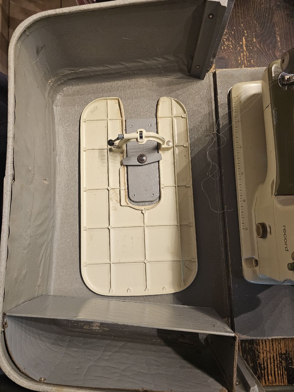 Bernina Nähmaschinen: 530-1 Bernina-Record Nähmaschine – Gebraucht aus Meisterschwanden von Hummer21 2