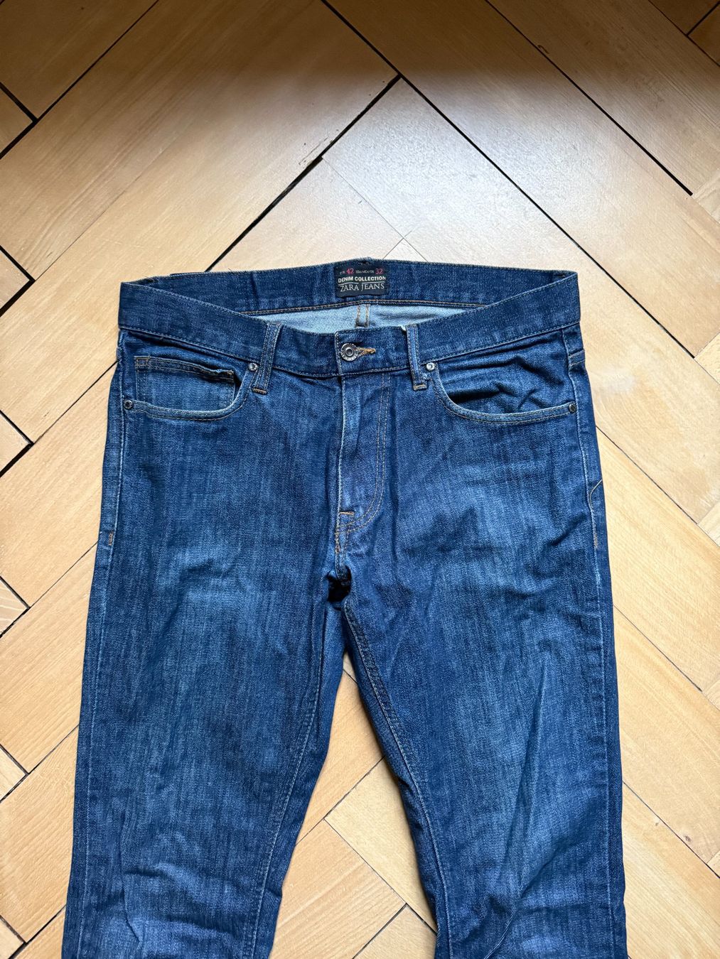 Zara Jeans: ZARA - Jeans dunkelblau M – Gebraucht aus Zürich von Diazaio 1