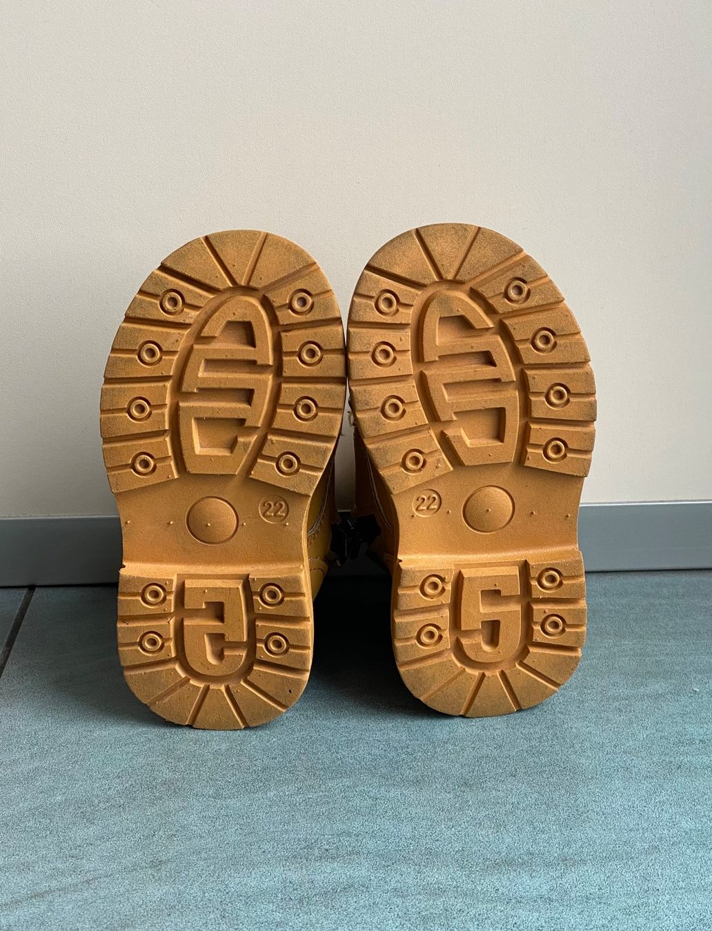 Scarpe per ragazzi: Kinderschuhe Gr. 22 – Usato da Olten venduto da ksenya.s 1