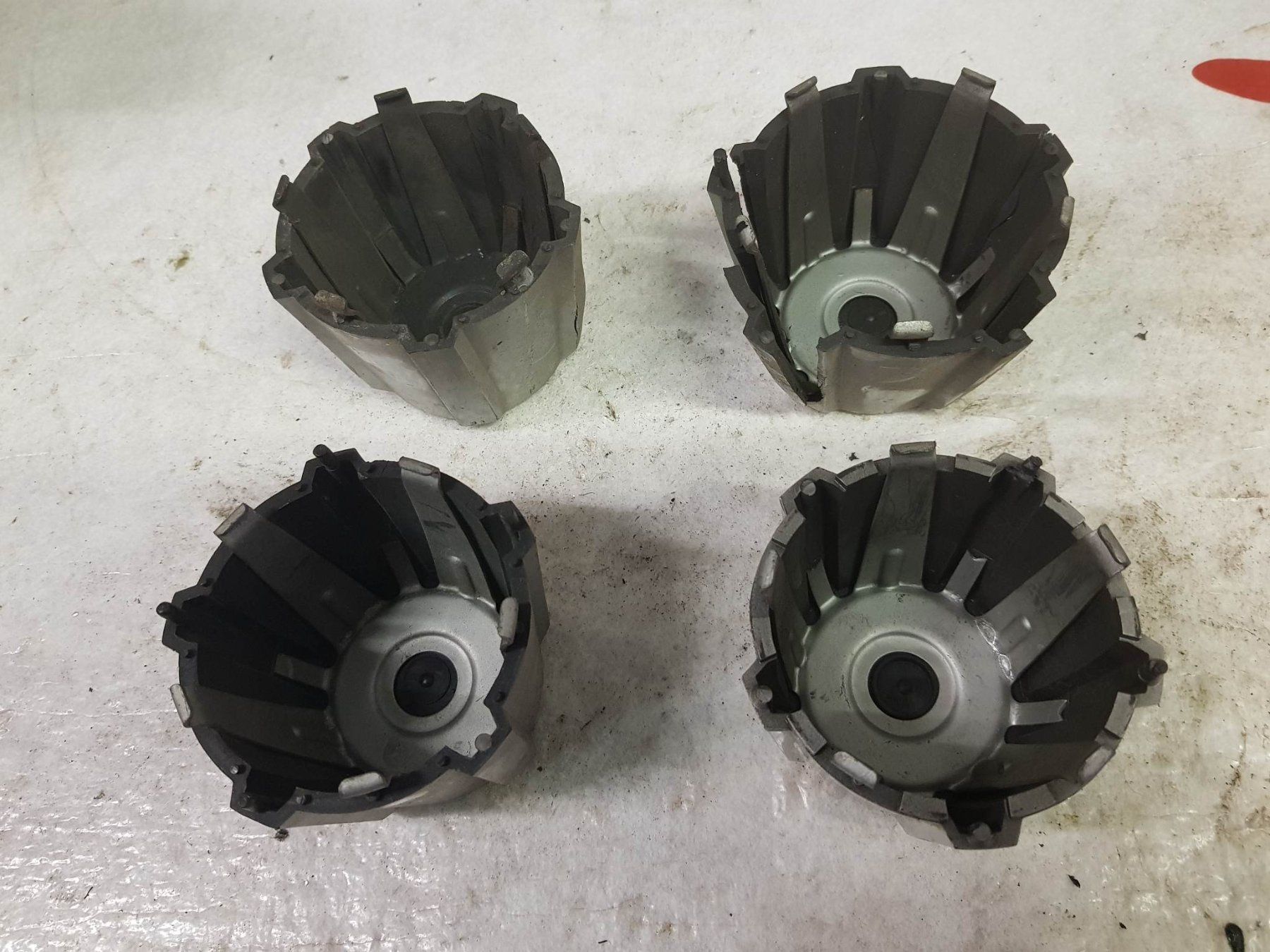 Chevrolet Tutti pezzi di ricambio auto: Radnabendeckel,  82-92 Camaro silber – Usato da Niedergösgen venduto da usc_9sk7 2