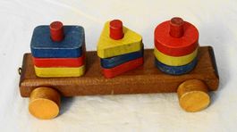 Albisbrunn Holzspielzeug Zug mit Stapelformen zum Nachziehen