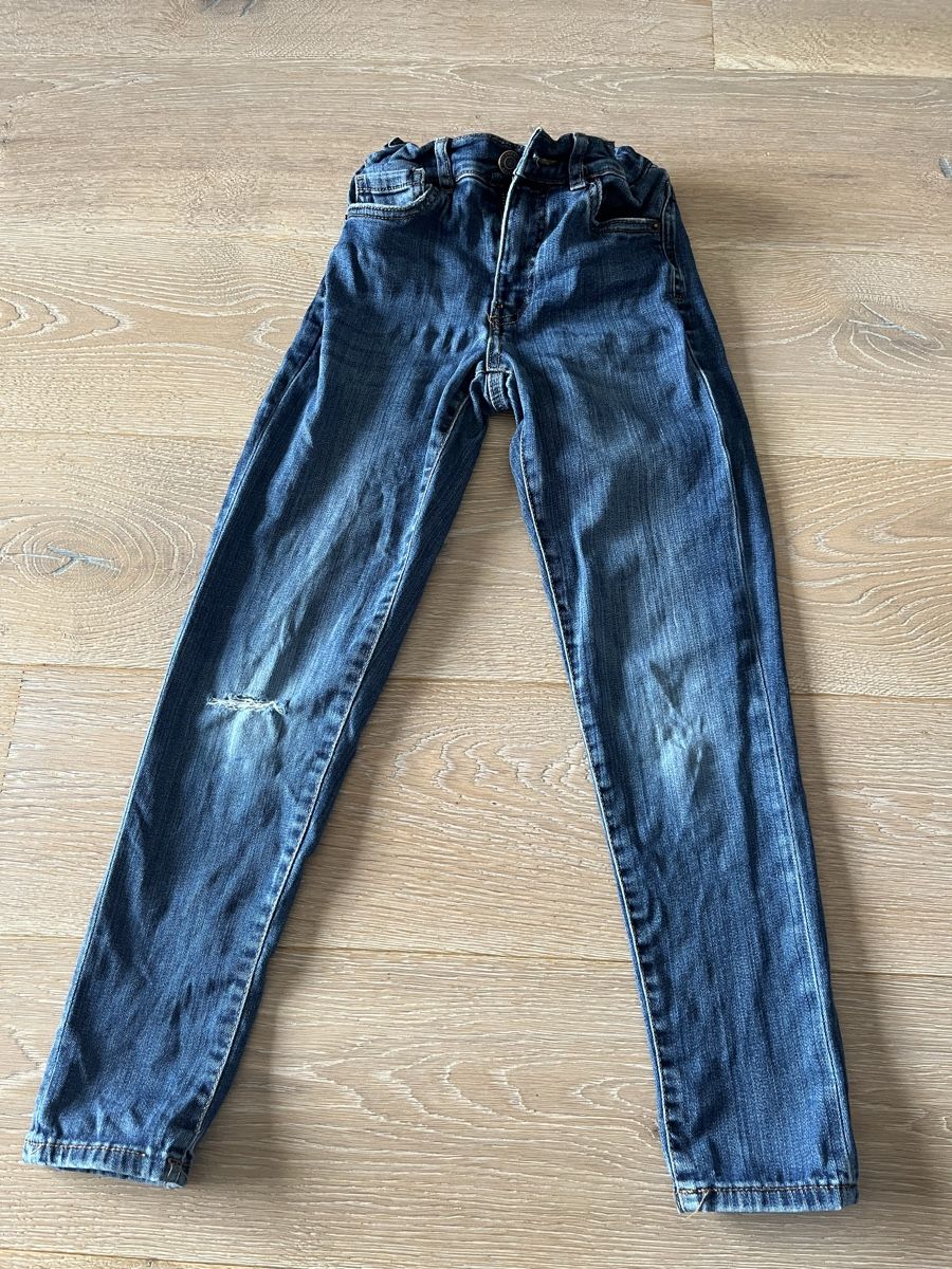 Zara Hosen: Jeans Zara Grösse 134 – Gebraucht aus Aarburg von cha_6t8j