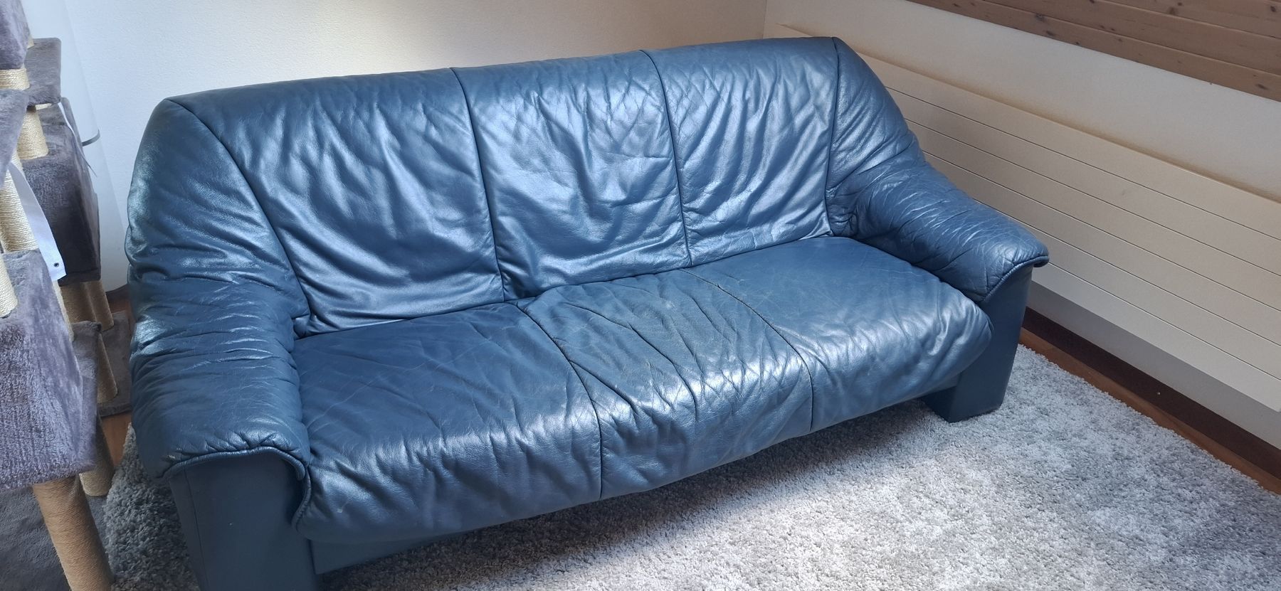 Divani: Sehr bequemes Ledersofa blau, 3-Sitzer – Usato da Wuppenau venduto da Jaqueline
