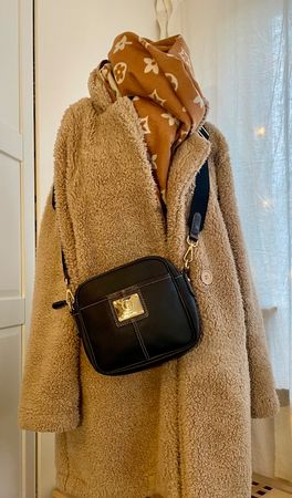 Sportlich elegante Umhängetasche von Bogner