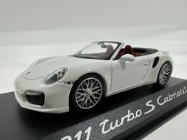 Porsche 911 Turbo S Cabrio 1:43 „Porsche Schweiz“ MINICHAMPS