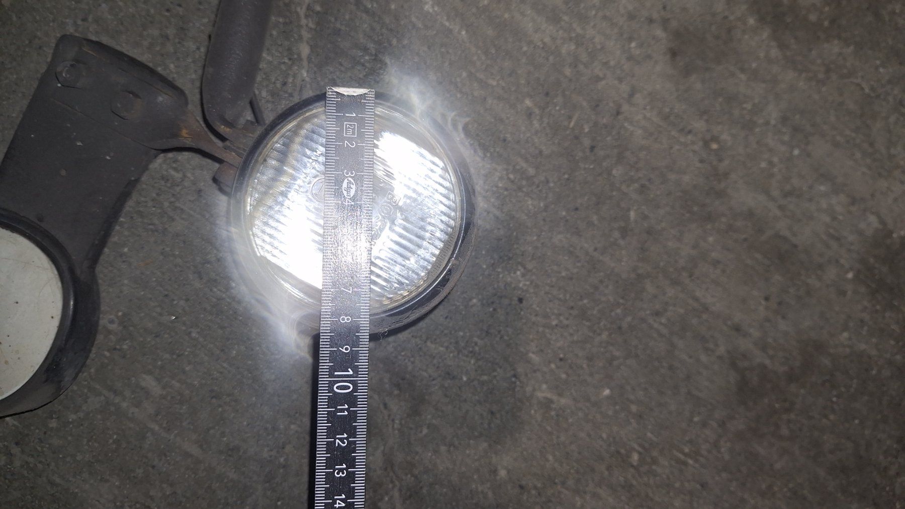 Bosch Fari: Scheinwerfer Bosch uralt Antik Lampe Einachser 80 mm Durchm. – Usato da Bilten venduto da Claas10 5