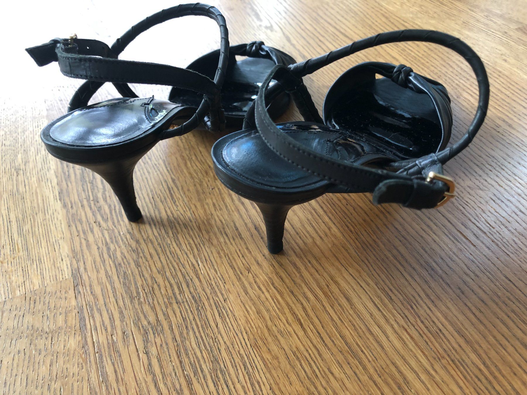 Scarpe da donna: Sandalen - echt Leder – Usato da Bubikon venduto da tokidoki 1