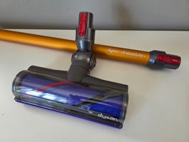 Dyson V8 Absolute DEFEKT, Zubehör, NEU Elektrobürste uvm.
