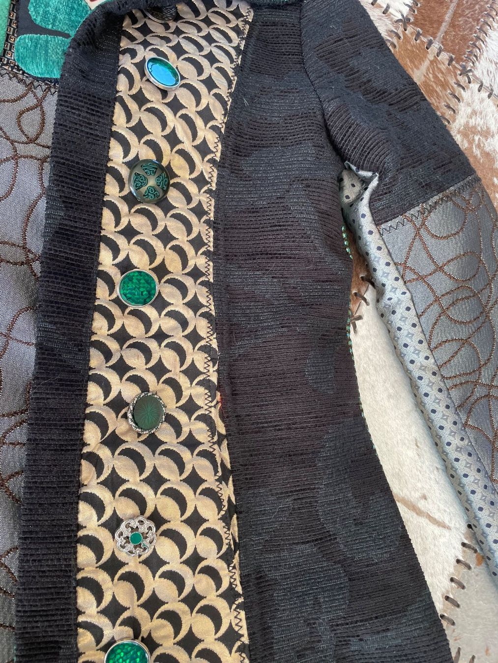 Desigual Manteaux: Desigual Mantel Patchwork Design gebraucht schwarz – D'occasion à Rapperswil SG par 77wanderer77 1