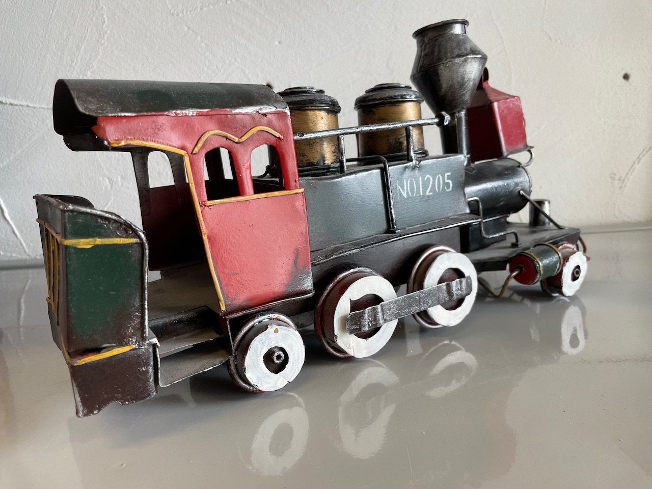 Modellini di ferrovie: Dampflokomotive Model Dampfloki metall – Nuovo e nell'imballaggio originale da Schaffhausen venduto da krokodilgena 1