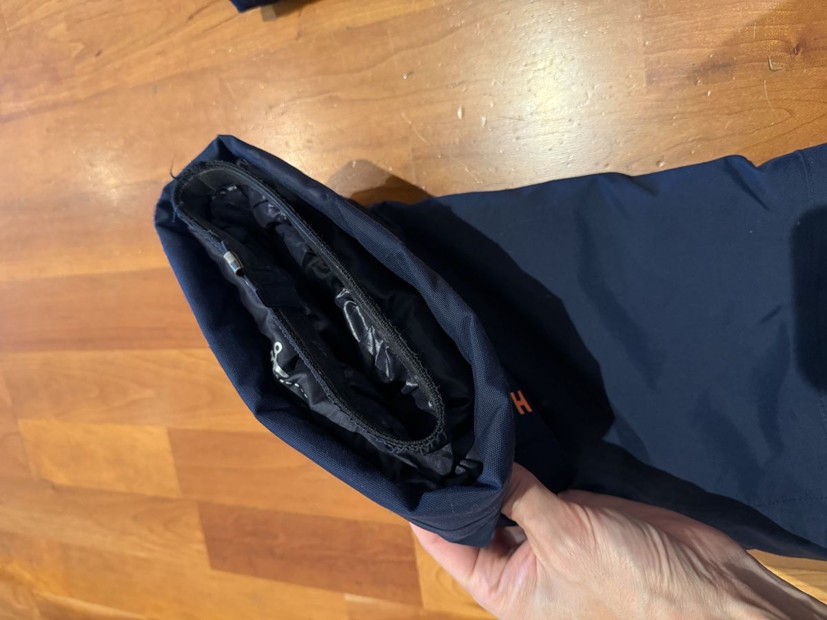 Helly Hansen Pantalons: Skihose Helly Hansen 152 – D'occasion à Meggen par Sylvie00123 2