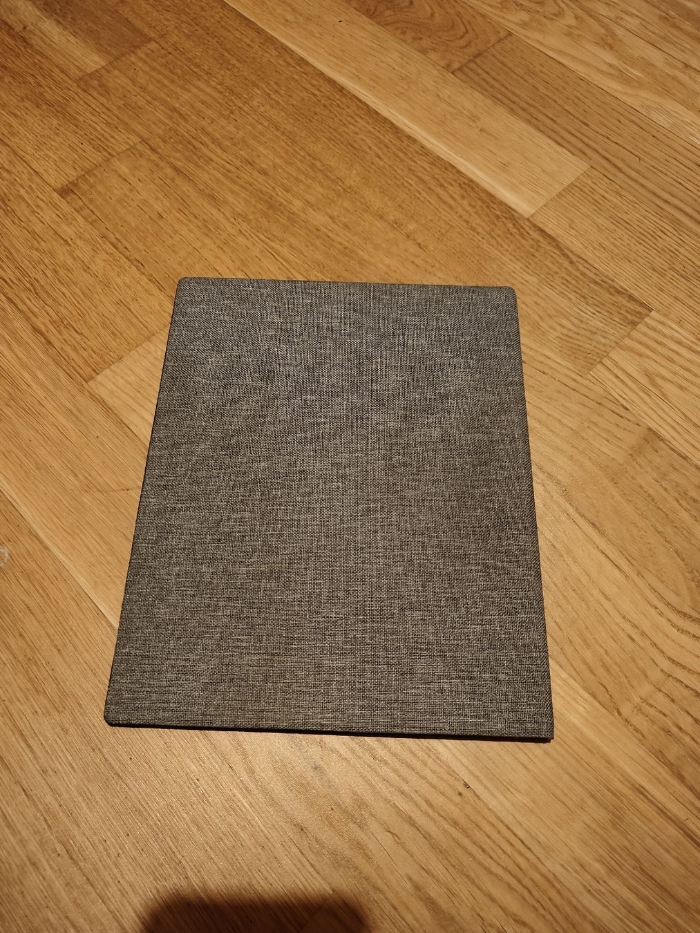 reMarkable Covers & Borse: reMarkable 2 Book Folio grey (Hülle) – Usato da Volketswil venduto da huzh