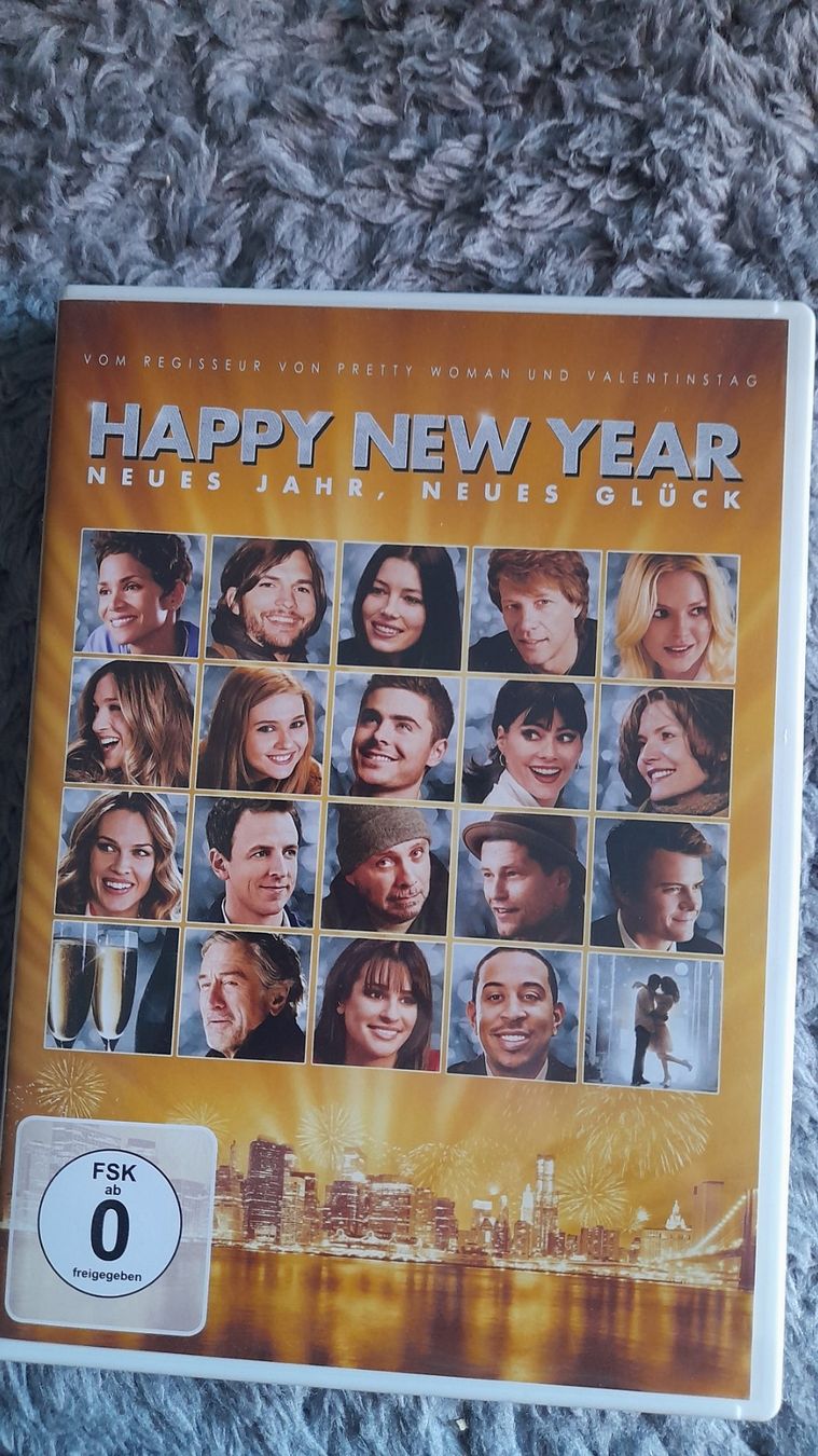 Tutti i DVDs: HAPPY NEW YEAR     DVD – Usato da Wetzikon ZH venduto da Ramones01
