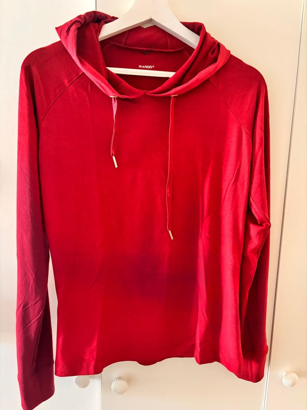 Manor T-Shirts: Sweat à capuche léger Manor Sport - Taille S – Gebraucht aus Romainmôtier von val_r8sn