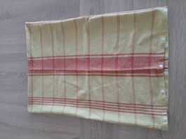 Kopfkissen-Anzug ca. 40x55 cm gelb/rot, Druckknopfverschluss